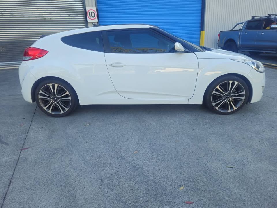 2015 Hyundia Veloster - New to australia car finance 7.jpg